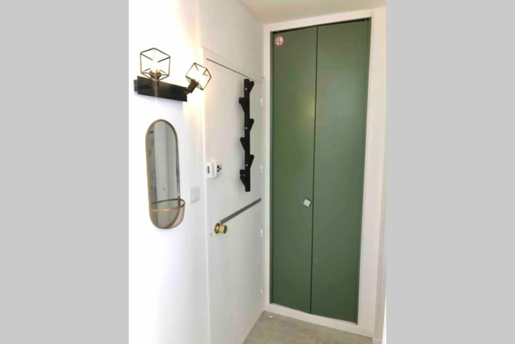 Grand Studio Cabine 30 M² Centre Ville, Refait A Neuf Pour Vous ! Climatise La Grande Motte Dış mekan fotoğraf